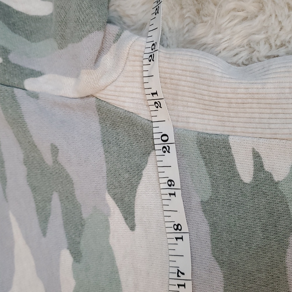 Aerie Light Camo Oversized Sweatshirt XS - Picture 9 of 16